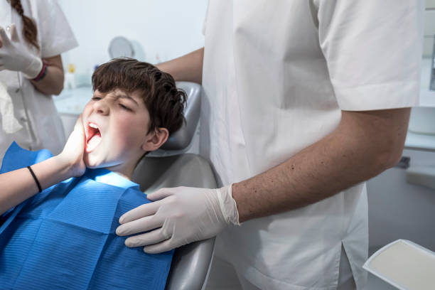 Best Emergency Tooth Extraction in Sacred Heart University, CT